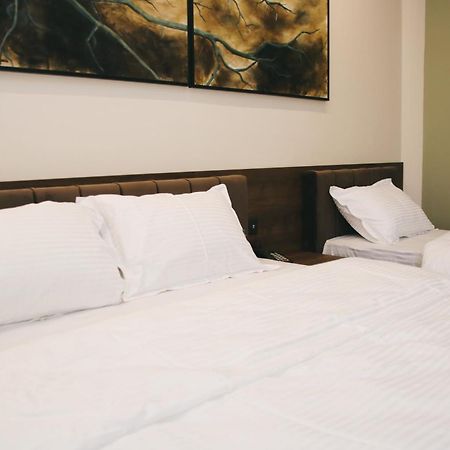 Hotel Rozafa Suhareke Eksteriør bilde